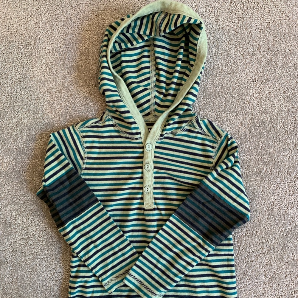 BRAND NEW Tea tshirt hoodie size 3T